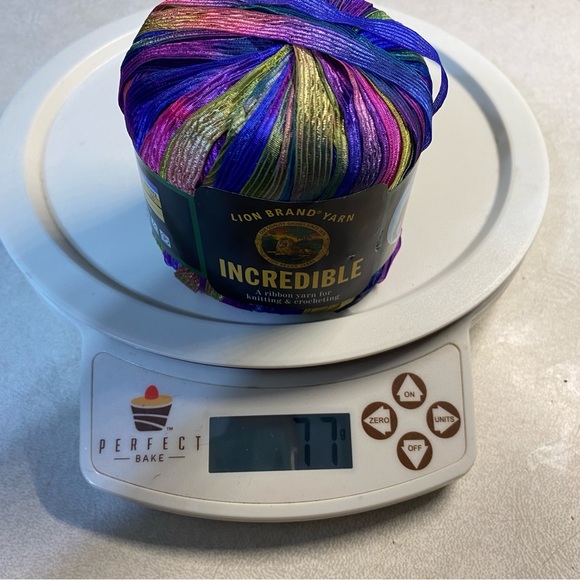 Lot of 5 Lion Brand Incredible ribbon yarn 50g balls - Picture 7 of 11